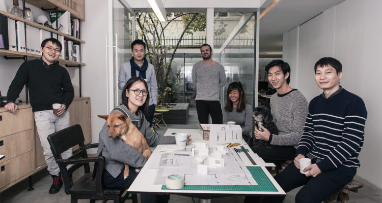 Lukstudio_Group_2_s